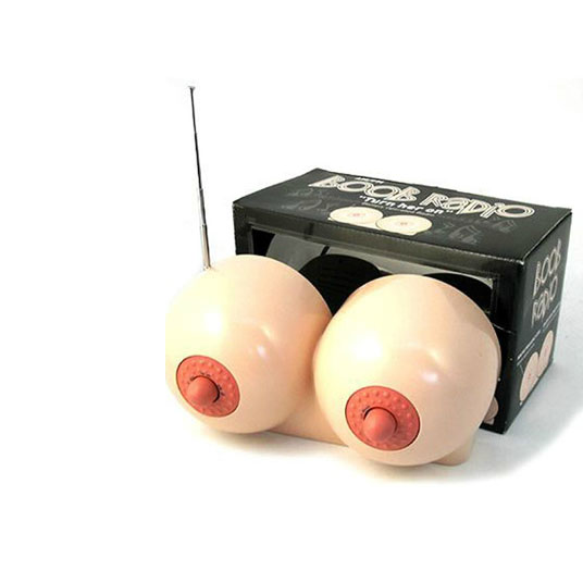 Szexi mell formájú rádió