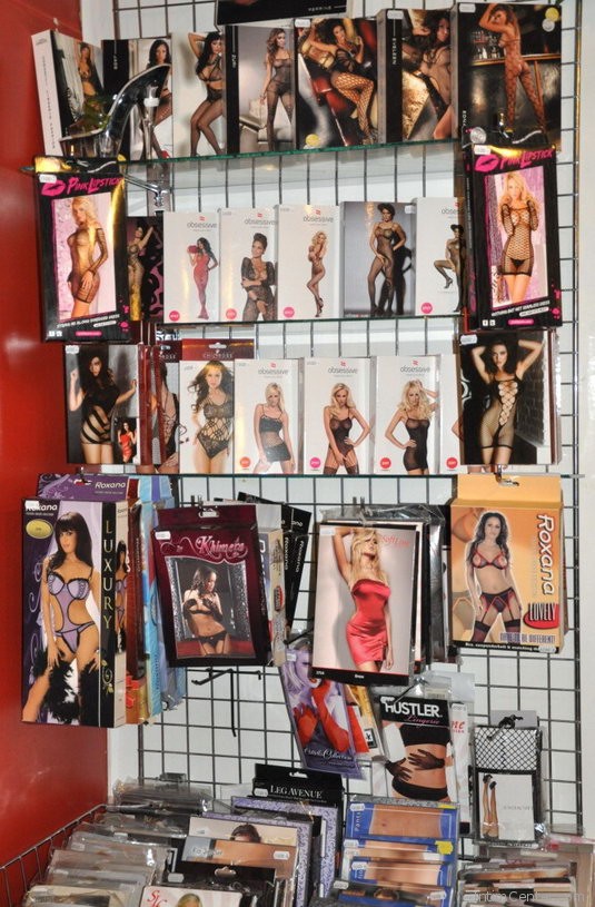 sexshop_szexi_fehernemuk