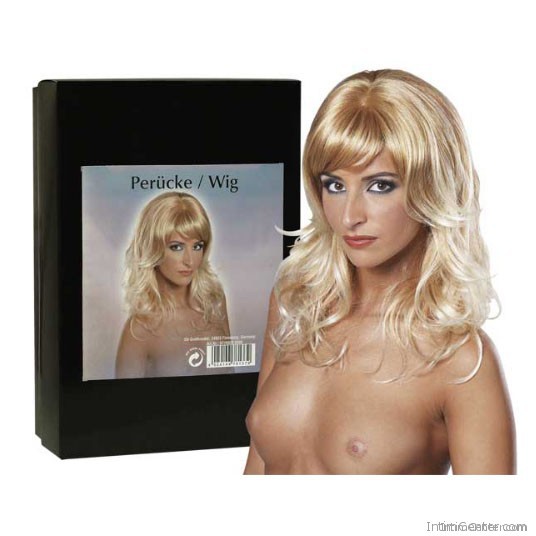 Hosszú, hullámos szőke paróka